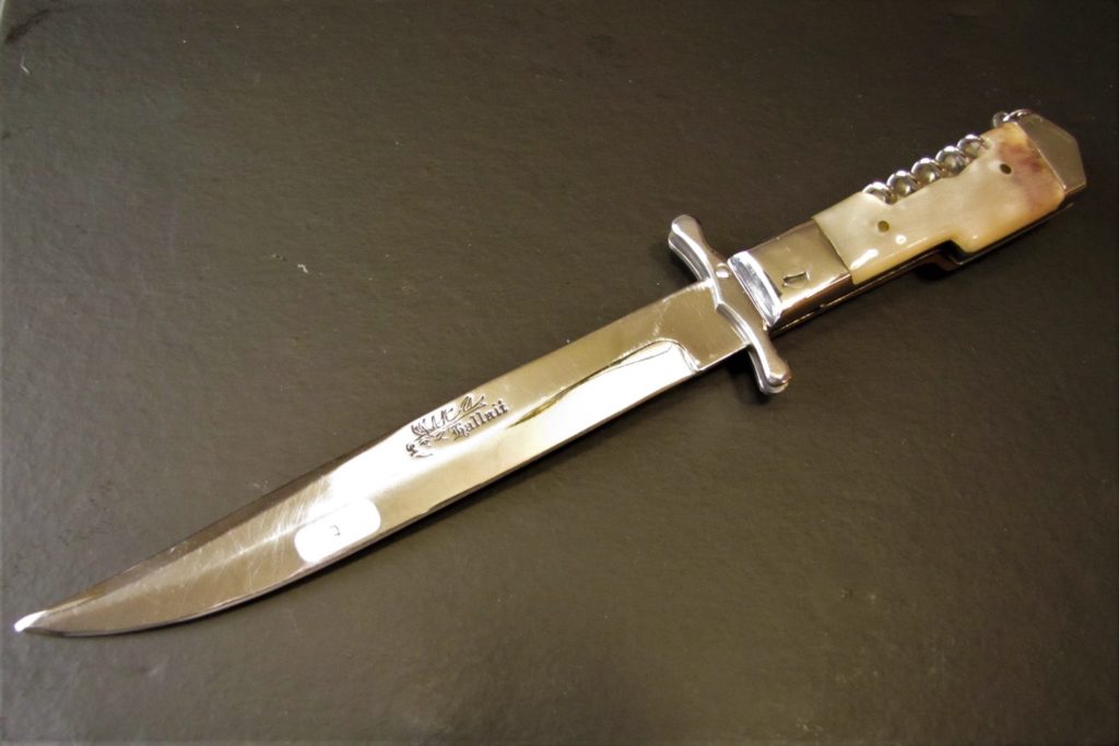 Benoit l'Artisan  Coffret de 6 couteaux de table de Laguiole, manche en  buis, mitres inox brossées
